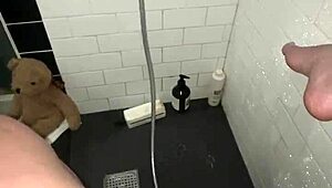 Young Elite Saudi Girl Perfect Body Showers Masturbates Tight Pussy Arabian Snowwhite