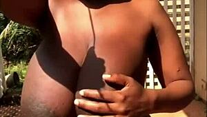 wanna see this huge boobs pregnant ebony tease her fat tits???