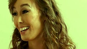 My asian stepmom and stepaunt facesat me till squirting! 💦😍