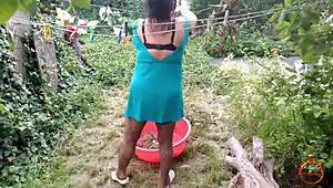 klaudiaambergirl milf fists pussy outdoors with neighbor