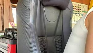 Shoot Cum While Chatting Live