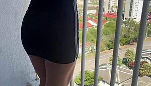 ביקרתי אצל השכן החתיך והוא דפק לי חזק את התחת השמן עם הזין הלבן