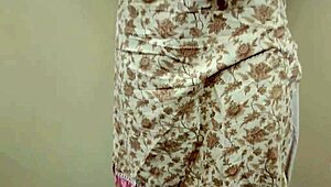 Meine indische Stiefelcousin taucht nach Ewigkeiten auf und wir geilen ihre Titten und Arsch durch