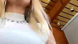 Shoot Cum While Chatting Live