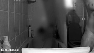 shh caught her shower dildo play secretly 💦😈