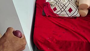 minha virgenzinha ta louca pra perder virgindade com o pau do padrasto gozando enquanto espia