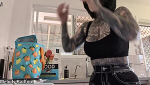 Gold coast holiday vlog with curvy aussie milf