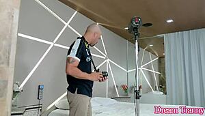 curvy tgirl julia alves tempts photographer to pound her ass