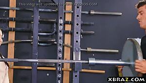 Gym babe mandy muse squats then takes big ass anal pounding