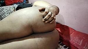 curvy indian beauty shows off her huge natural saggy tits