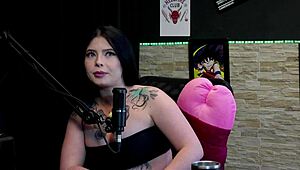 Kalyca skin fetish expert blows 24cm cock loves thick small dicks too