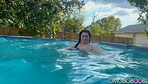 hey curvy bbw babe flash those huge saggy tits