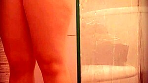 Spanish event promoter milet shaves pussy on real spy cam upskirt hidden.