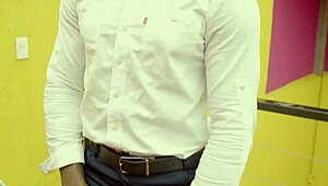 o corno watches while the corretor bbc stretches that trans ass to orgasm