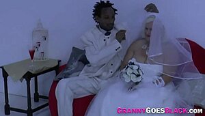 horny granny i luv suckin n ridin this bbc!!