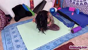 Jenevieve Hexxx bends Serene Siren into flexible pleasures