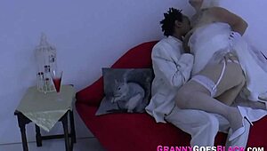 horny granny i luv suckin n ridin this bbc!!