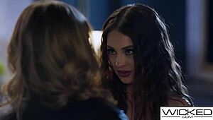 Smokin' hot Anna Claire Clouds' pussy devoured by blonde's eager tongue