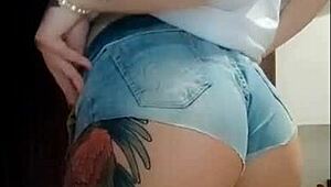 safada flaunts her full body in tight jeans no panties huge clit hairy bush - full vid