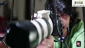 APARNA SHARMA FLASHES HER TOPLESS TITS!