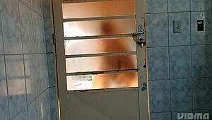 Crossdresser behind door shakes ass in fascinating rebolei tease