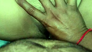 Indian wife screams during first anal assfucking