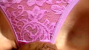 Girlfriend's Perfect Ass Shakes for Your Hungry Eyes!