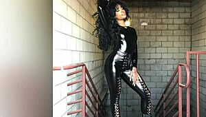 sza's sexy ebony curves inspire the ultimate jerk off contest