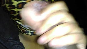 hey sucking dick while boyfriend's at work feels so naughty right?