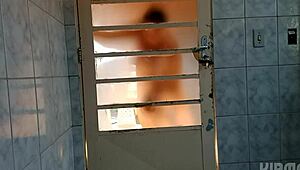 Crossdresser behind door shakes ass in fascinating rebolei tease