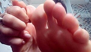 chantalchannel's stepmom feet got me so horny those lil italian piedini della matrigna 😍👣