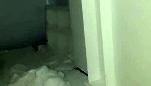 i prepare my penis with ice to get my pussy destroyed hard