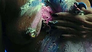 Smear birthday cake all over this milf body!