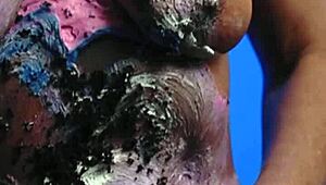 Smear birthday cake all over this milf body!