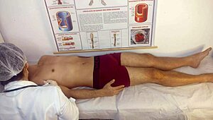 Enfermeira Latina Curvy com Buceta Apertada no Hospital