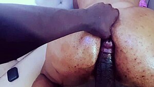 whoa sweet stepmom sister didn't see me fingering her big pussy lips from behind