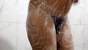 i'm bathing skinny and pissing hard who wants to fuck my amazing ass now