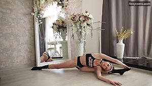 Watch super flexible gymnast teen Tanya Skuka stretch her sexy body naked!