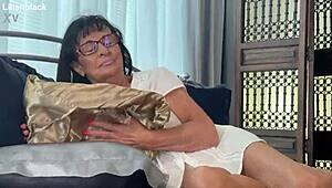 unngh i luvv stuffin my huge saggy bbw granny tits n fisting wet pussy deep...