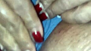 my fat ebony granny pussy so wet... need new panties now 👅💦