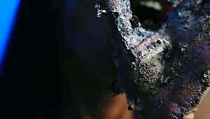 Smear birthday cake all over this milf body!