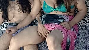 Hot Punjabi wife moans dirty Hindi mutual masturbation home alone!