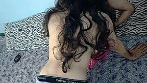 Hot Punjabi wife moans dirty Hindi mutual masturbation home alone!