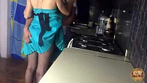 hey 😏 i fuck my stepsis in the kitchen quickie while everyone sleeps then anal her 🍑🔥