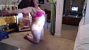 watch dawnskye1962's huge tits stretch in morning sexercise!