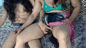 Hot Punjabi wife moans dirty Hindi mutual masturbation home alone!