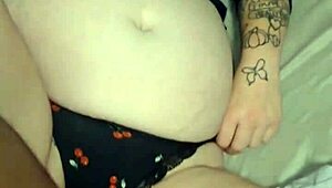 omg resaboo's fat pussy takes that monster bbc creampie so deep 😍💦