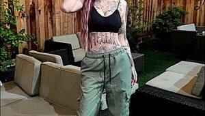 I can't resist lady xo's jerk off challenge anymore