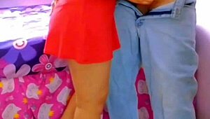 Vecino Casado Fills Me with Creampie in His Bed, Squirting Every Drop!