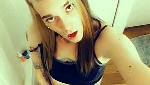 omg this hot tranny slut in tight leggings is fingering her cute clit to explosion 💦😘